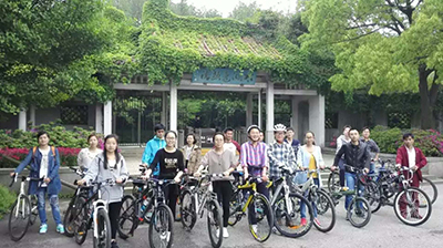 手机看片网址外出活动